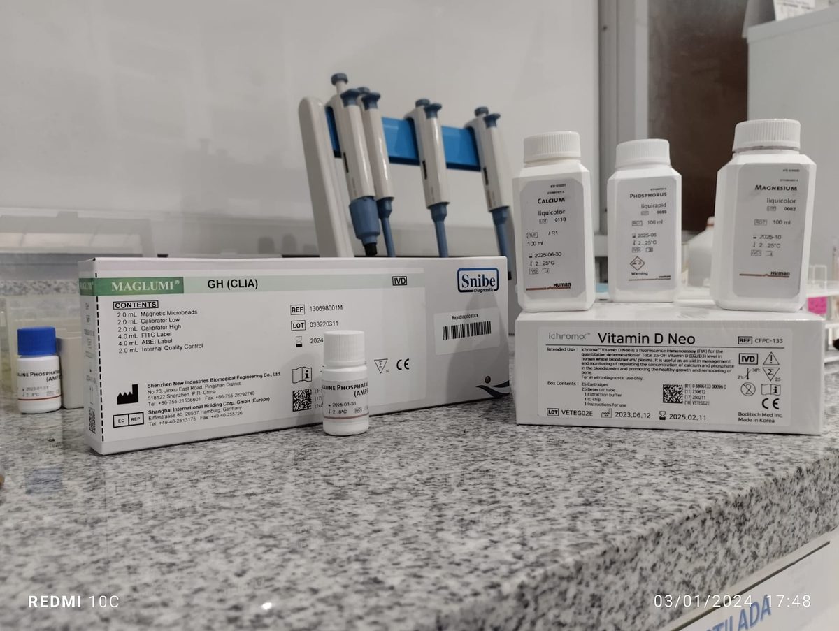 Reactivos y equipos para análisis clínico