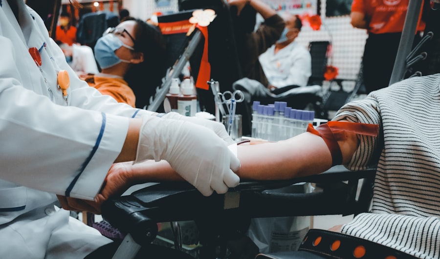 Toma de muestra sanguínea para exámenes de salud ocupacional